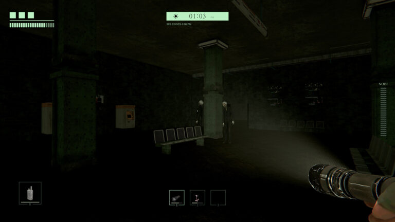 Un jugador ilumina con su linterna un pasillo oscuro en Empty House