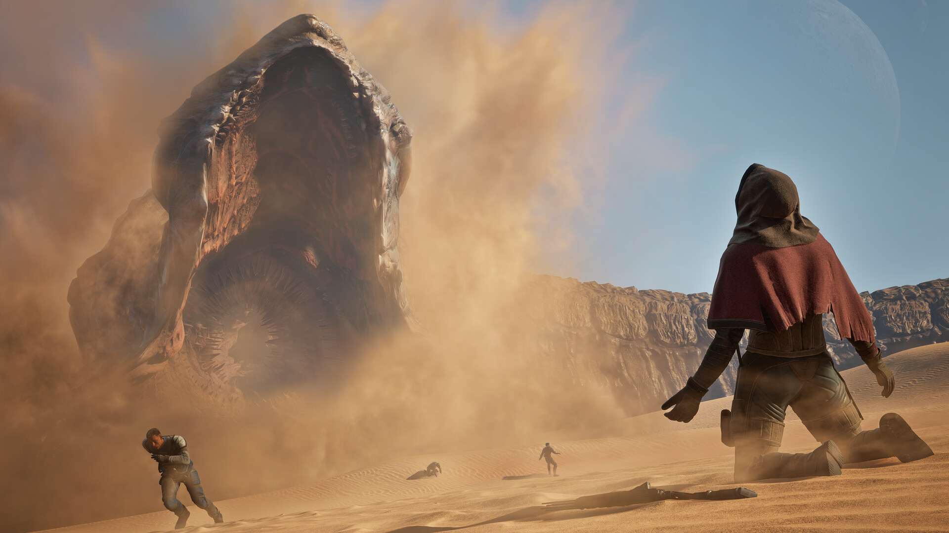 Un personaje observa un gigantesco gusano de arena en Dune Awakening