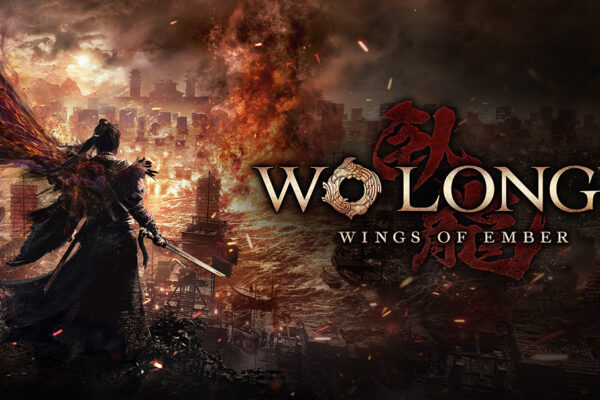Arte oficial de Wo Long 2: Wings of Ember, con un guerrero ante un campo de batalla en llamas