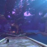 Un personaje recorre un bosque y unas ruinas en World of Warcraft: Forever